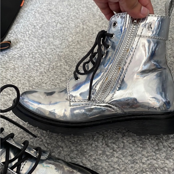 Armani Exchange high Shine Metallic combat boot size 5US - Picture 4 of 8